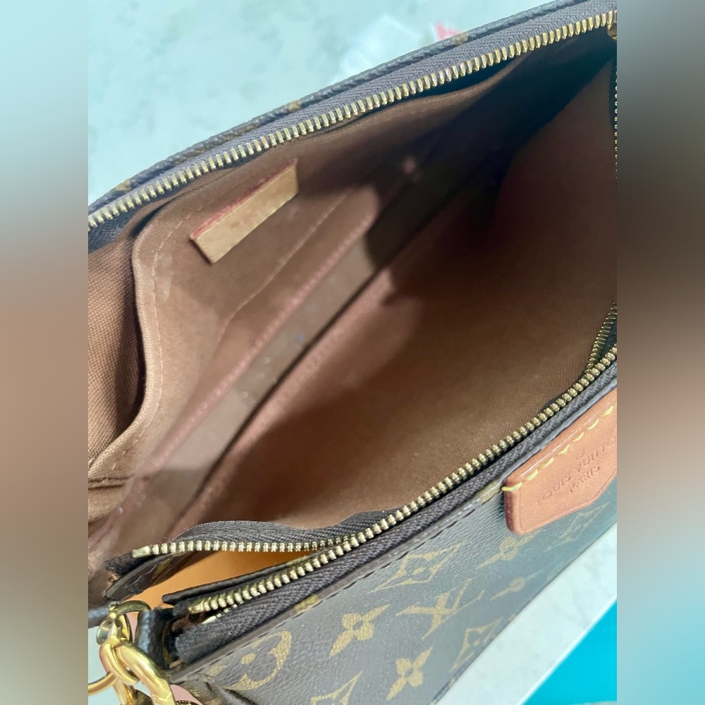 Authentic Louis Vuitton LV Multi Pochette Accessoires Crossbody - Picture 10 of 14